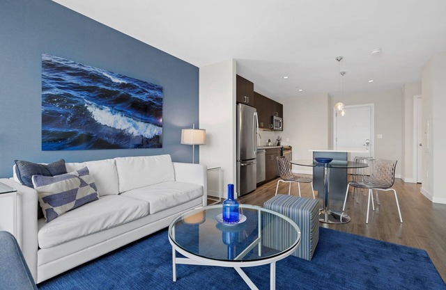 Gorgeous One Bed in Amenity-Rich Community