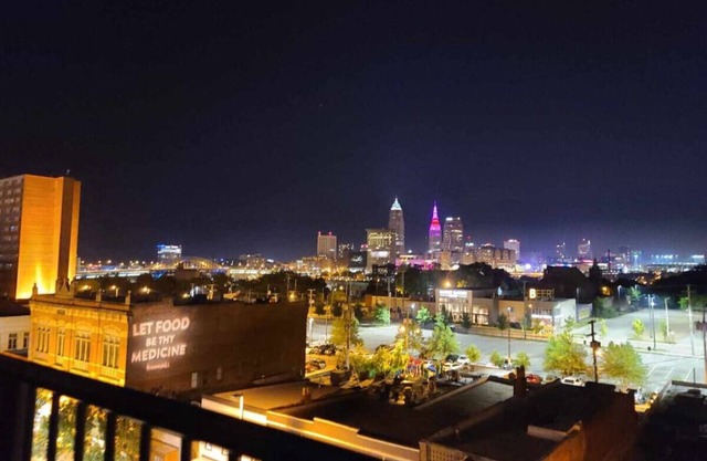 Gorgeous Penthouse overlooking Cleveland skyline!
