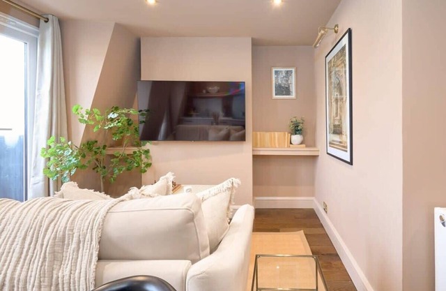 Gorgeous St John's Wood Apartment with Terrace