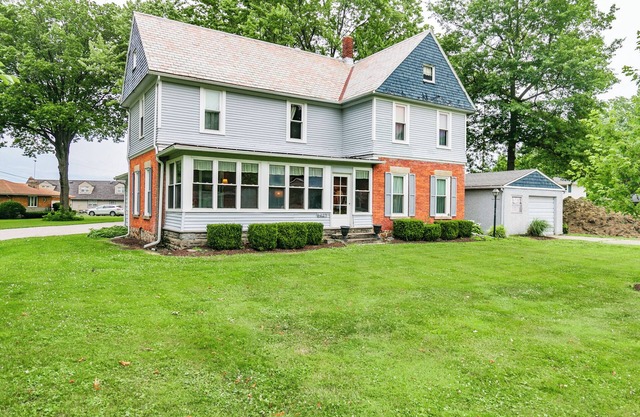 Gorgeous Sunsets at this 5 bedroom Lakeside Retreat - Pearl Beach Lakehouse