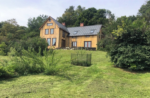 Gorgeous Timber Frame Home in Ashfield - 4 bedrooms, 3 bathrooms and Sauna