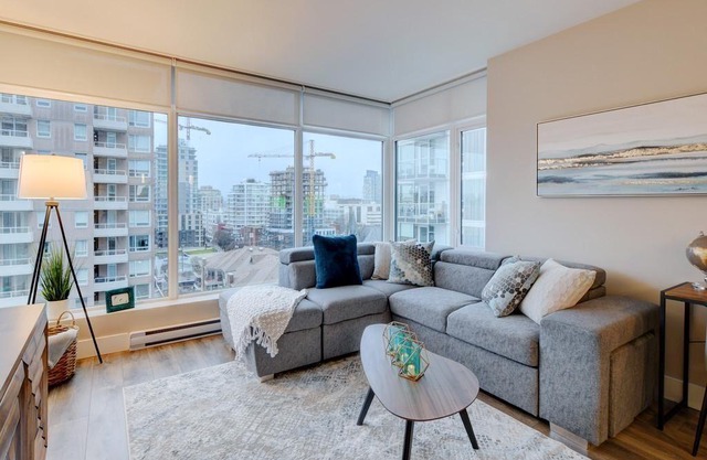 Gorgeous Victoria Downtown Hideaway