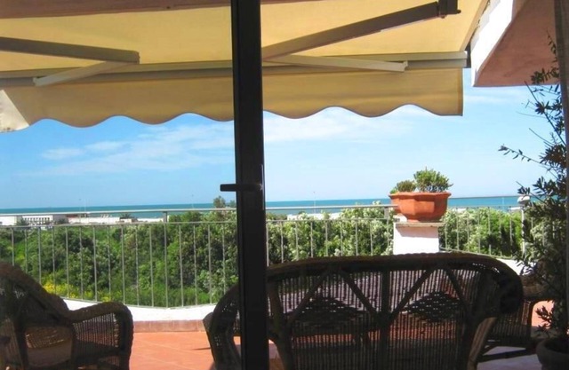 Gorgeous Villa in Fregene sea view with large garden and bbq