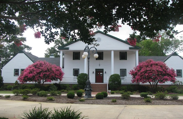 Gorgeous Waterfront Estate-Private Pool, Pier, Tennis Court, Firepit