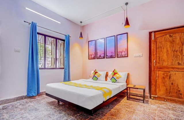 Goroomgo Luxury Star Inn Airport