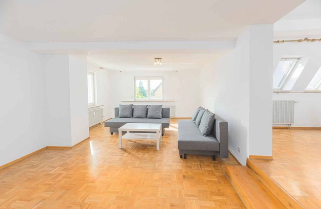 Gp01 - Geräumiges Apartment in Göppingen, 100qm, 4 Zimmer, Max. 8 Personen