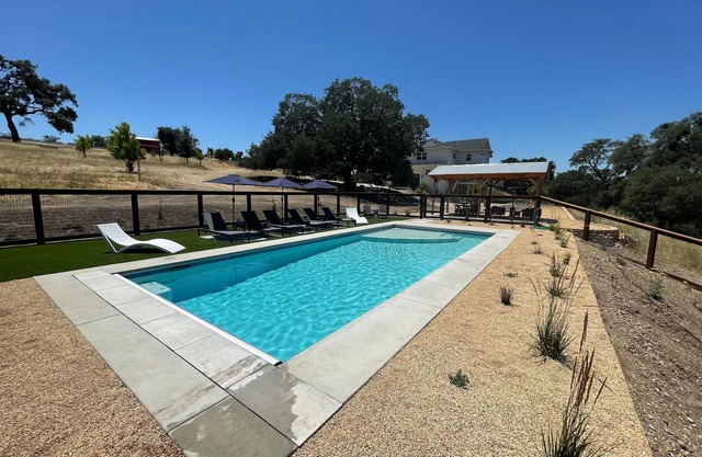 Graceful Oaks- Spa and Beautiful New Pool!