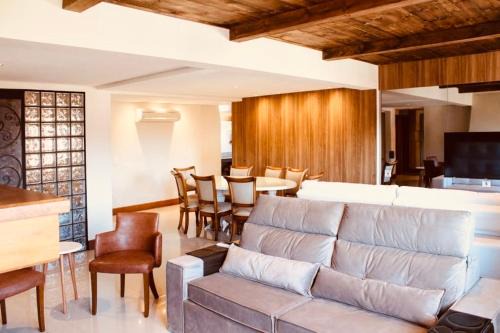 GramadoSuites 4quartos ambientesClimatizados Lareira Churrasqueira