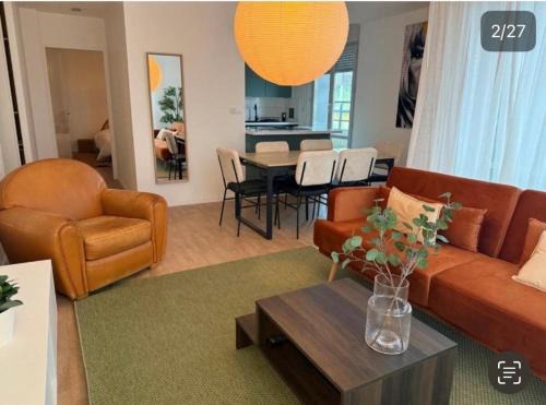 Grand appart lumineux - 6 pers, wifi, parking, check-in facile, proche commodités & métro 5min