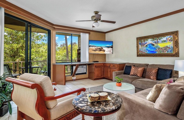 Grand Champions #135, Shared Hot Tub, First Floor, Full A/C, Great Rates
