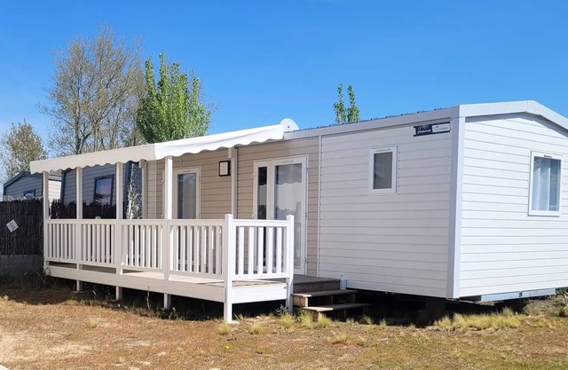 Grand Confort 2 bedrooms/1 bathroom (covered terrace) sleeps 5