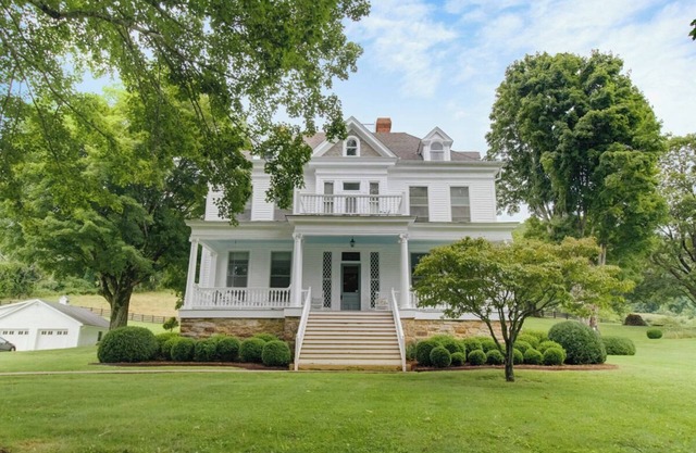 Grand Historic Estate w/Hot Tub + Amazing Views