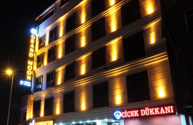 Grand Moon Hotel