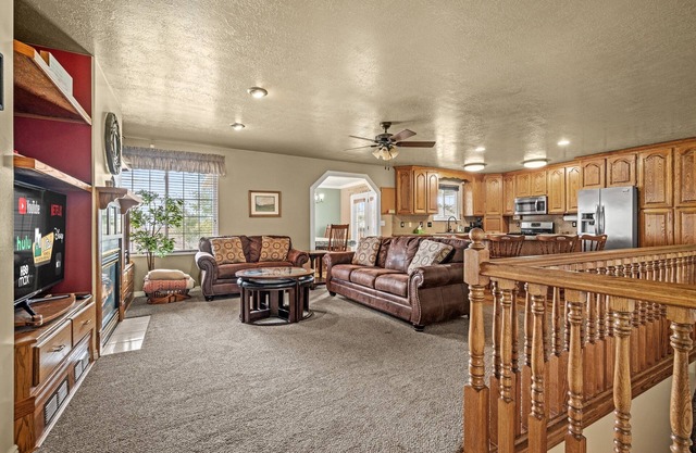 Grand Ogden Lodge, Hot Tub, Close to Ski Resorts – 6 BR | 5 Baths | Hot Tub