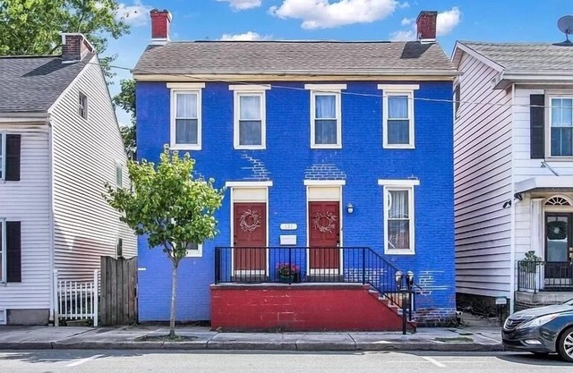 Grand Strickhouser Manor c.1853 – Private Downtown Home – Free Parking