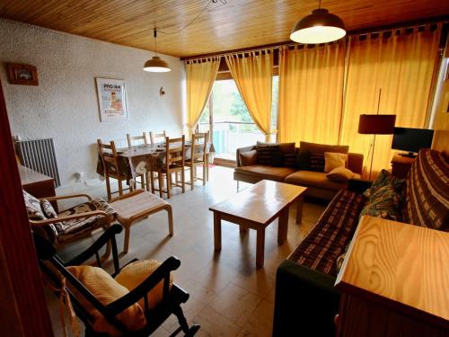 Grand T2 cabine 55m² avec balcon exposé sud à Chamrousse 1650, animaux acceptés - FR-1-340-133