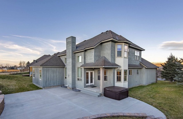 Grand Tetons/Yellowstone/Targhee/Spacious 4BR in Driggs/Location!/HotTub!/Games!