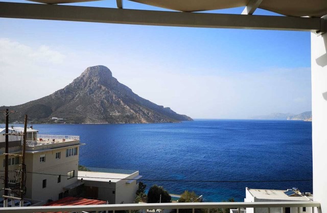 Grande Grotta! house in armeos Massouri