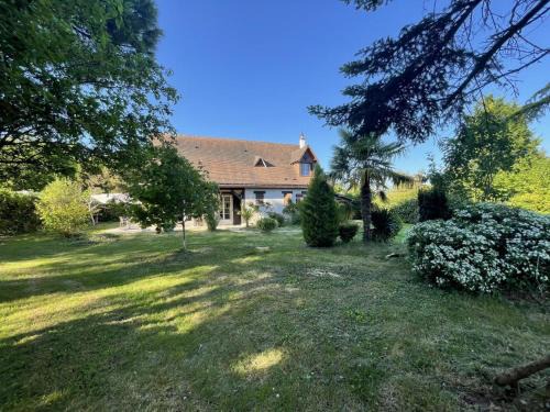 Grande maison avec jardin près de Tours - FR-1-381-620
