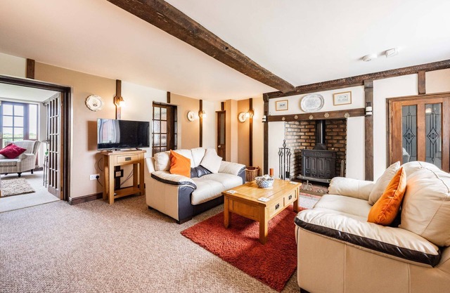 Grange Farm House | Large Farm House in the Norfolk Countryside!