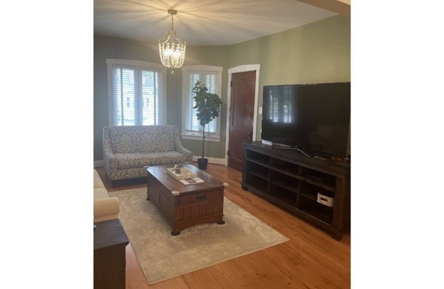 Great 2 Bed 1 Bath. (Pet friendly)