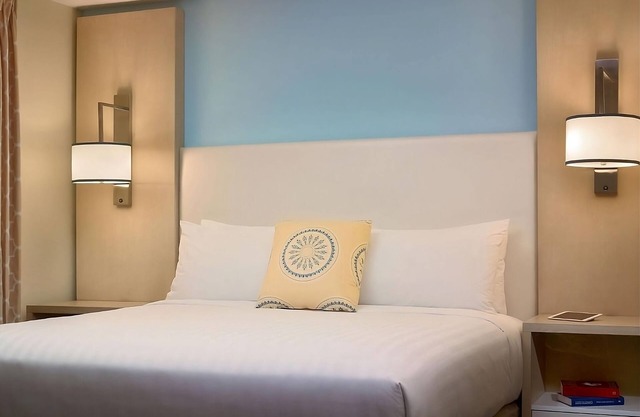 Great Amenities Onsite! Pool, Private Parking, Free Breakfast, Close to Legoland