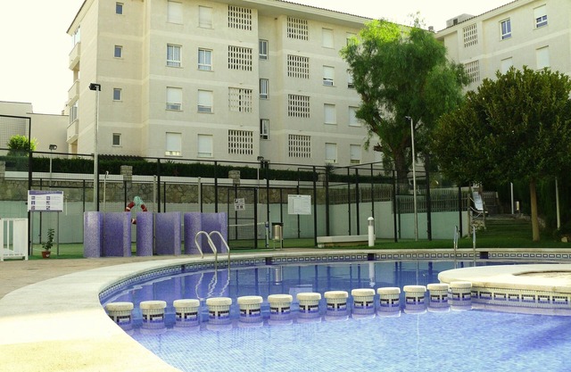 Great apartment near the beach in Albir. Family owned, clean, modern and quiet.