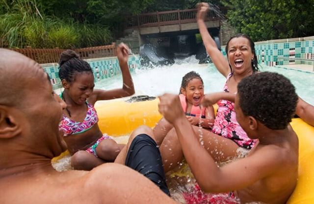 Great for Large Family/Group. Suitable for 12. Popular Resort near Attractions.