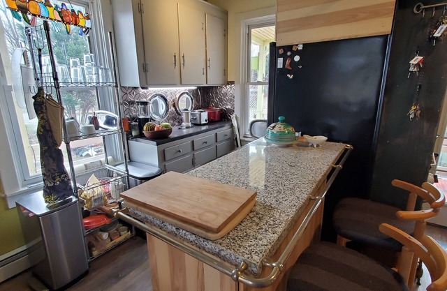 Great Frederick Fair, In the Street, Downtown, Sleeps 6, OSP, Last Minute!