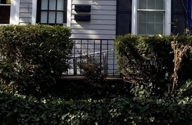 Great Location! Walk to Downtown Annapolis, w/ full kitchen washer/dryer...