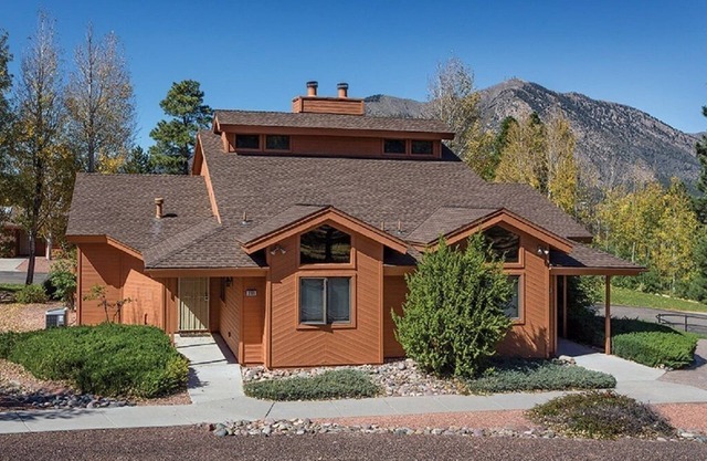 Great price cool off near NAU in a 2Bed 2Bath w/Full Kitchen dining area and W/D