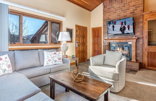 Great Value! 2 Story Condo w/Beautiful Views! Fireplace, Grill, Decks, Pool, and Shuttle! #308