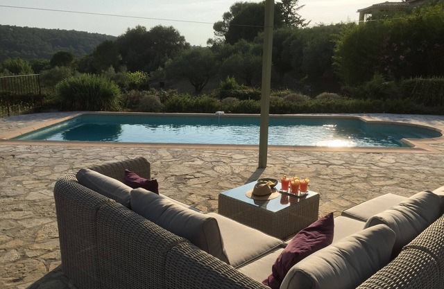 Great villa with private pool, air conditioning and walking distance to downtown.