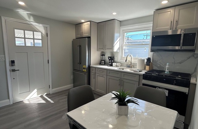Great Winter Rental pricing 1-Bedroom NorthEnd Beach Block