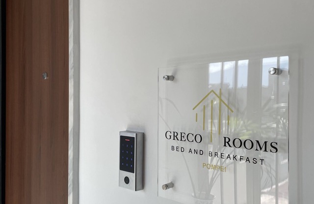 Greco Rooms in Pompeii: history and relaxation in a unique atmosphere.
