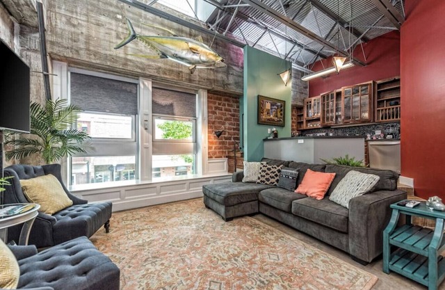 Green Door Lofts-Tuna Loft, Silos/Downtown
