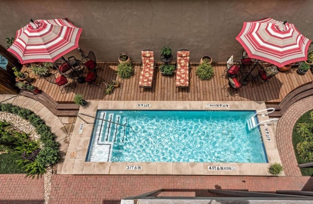 Green Door Lofts-Waco Rose - Silos/Downtown
