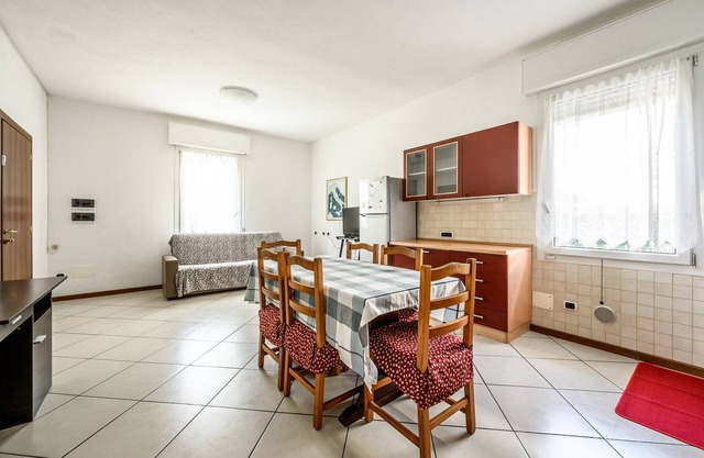 Greenfloor apt in the middle of town | Hesperia