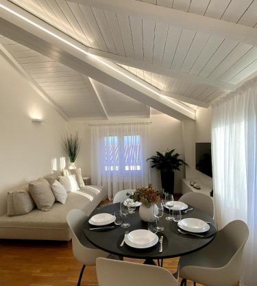 Grenier Blanc2 Elegante Mansarda