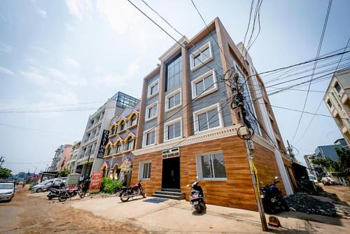 GRG Hotel Deep Ganga Inn Puri होटल दीप गंगा इन হোটেল ডিপ গঙ্গা ইন-sea view-rooms-fully-air-conditioned-hotel with-lift-wifi-and-parking-facility- Best Hotel in Puri
