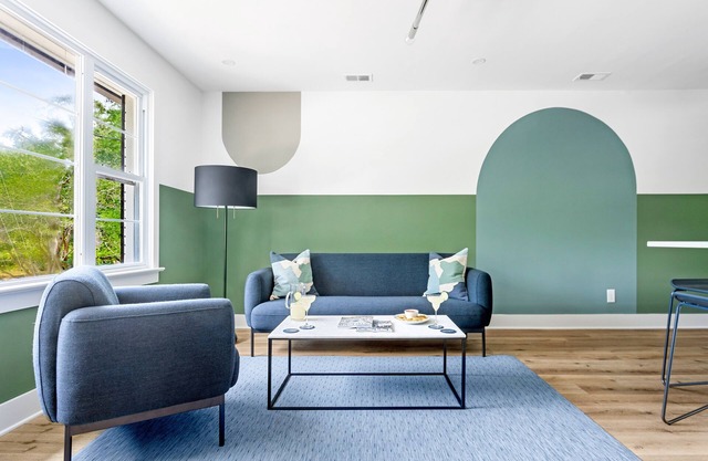 Griffin at The Quad: Stylish Haven in Park Circle