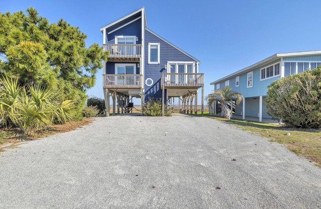 Griffin: Comfortable Caswell Home, Ocean & River Views!