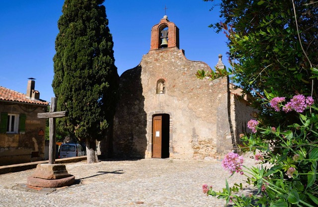 GRIMAUD: 1-BEDROOM APARTEMENT IN THE HEART OF THE PROVENCAL VILLAGE