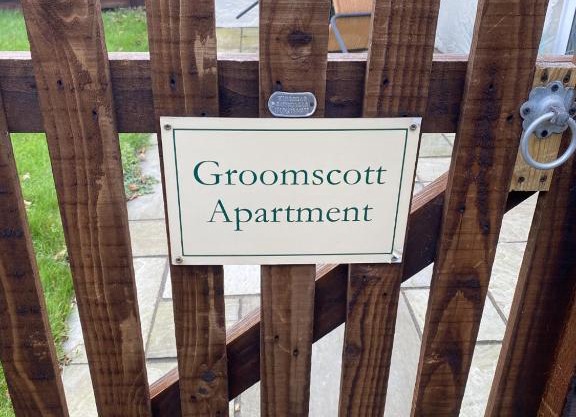Groomscott Apartment