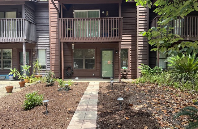 Grotto Family Getaway Townhouse Last Min Weekend Deal, Pets Are Welcome