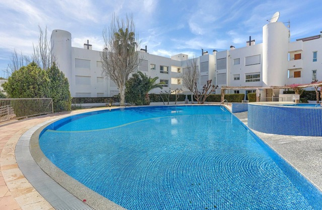 Ground floor apartment, Bellresguard complex, with pool near the beach