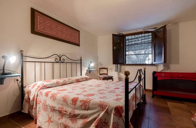 Ground floor apartment, 2 bedrooms, 1 bathroom, exclusive garden, sea view.