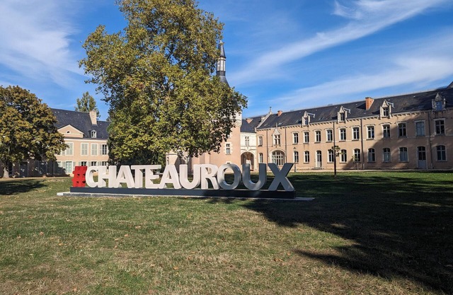 Ground Floor Apartment in Historic Setting, Near Downtown Châteauroux