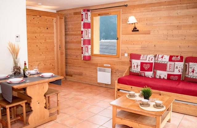 Ground floor, balcony, parking, tv, ski locker, 32m², Pra Loup