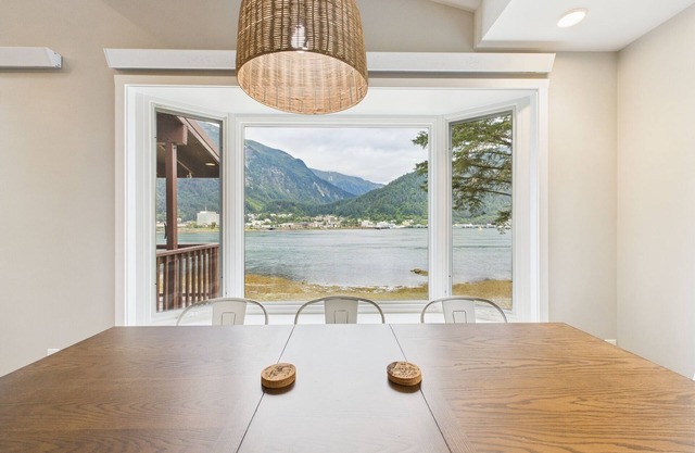 Group Getaway: Oceanfront w/Private Rocky Beach
